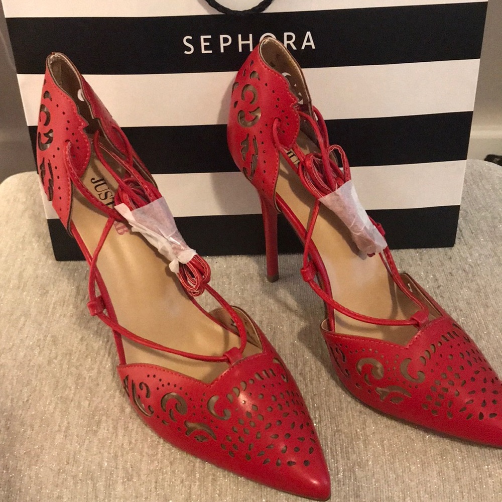 Red tie up pumps